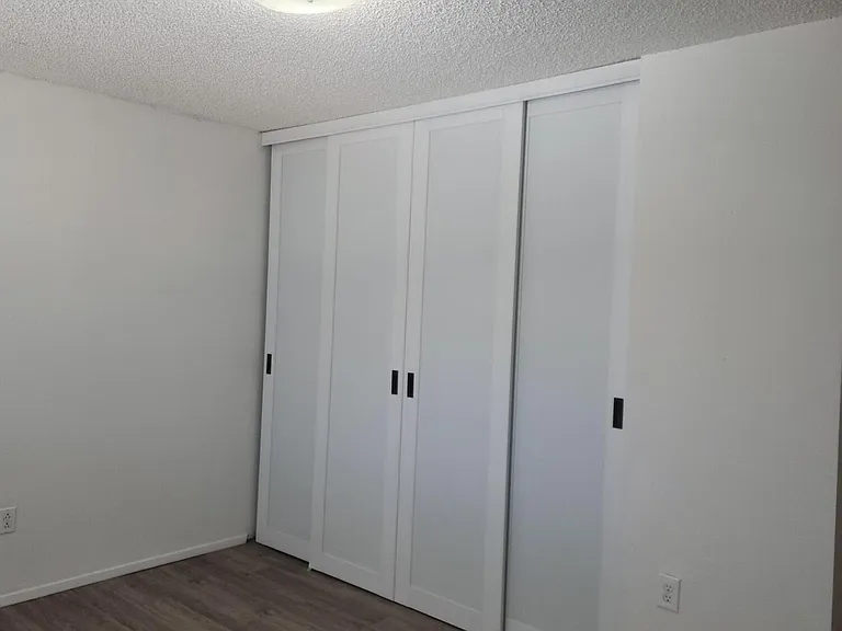 1212 Chelwood Park Blvd NE #4 — Photo 6