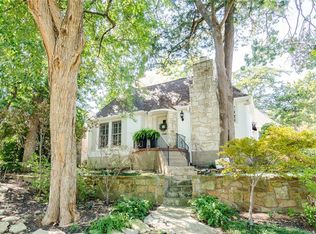 1155 N Edgefield Ave, Dallas, TX 75208