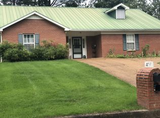 400 Barber Cir, Centerville, TN 37033
