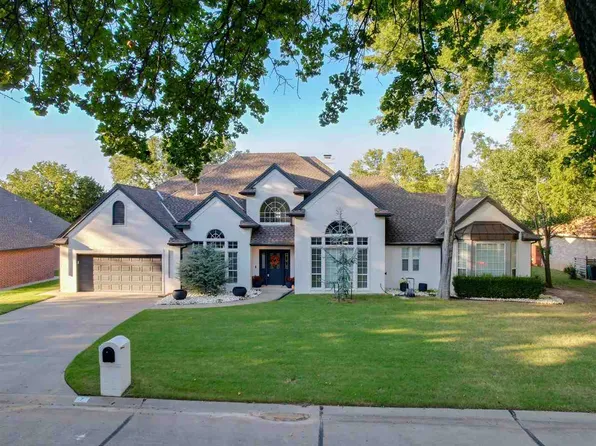 7 Woodcrest, Ponca City, OK 74604