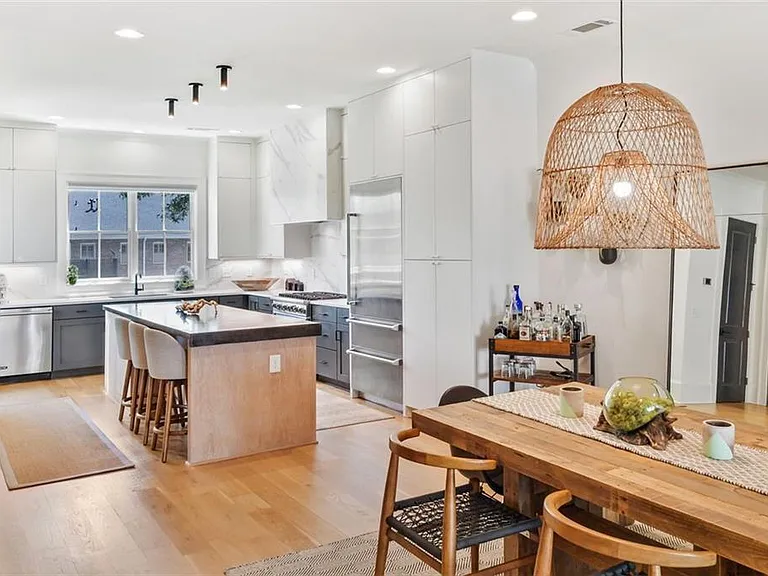 3667 Peachtree Rd NE — Photo 5