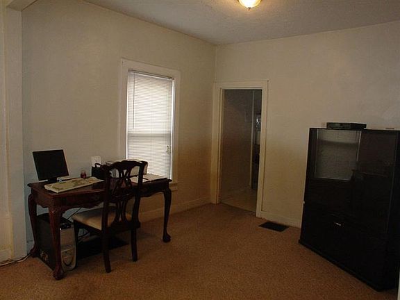 4th image of 1651 Gummer Ave