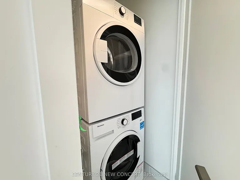 5105 Hurontario St #412 — Photo 22