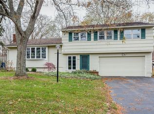 7646 Berkshire Pkwy, Manlius, NY 13104