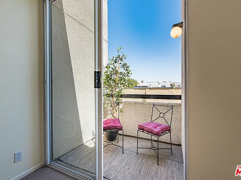 1240 S Corning St #308 — Photo 13