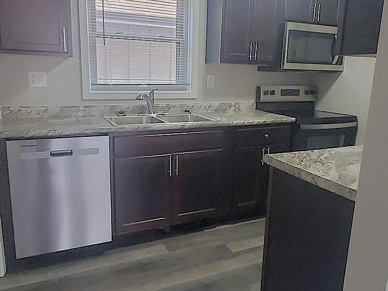 325 W 9th St #A — Photo 5