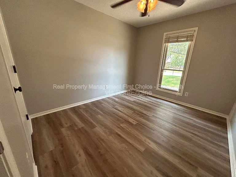 1406 Strozier Ct — Photo 15
