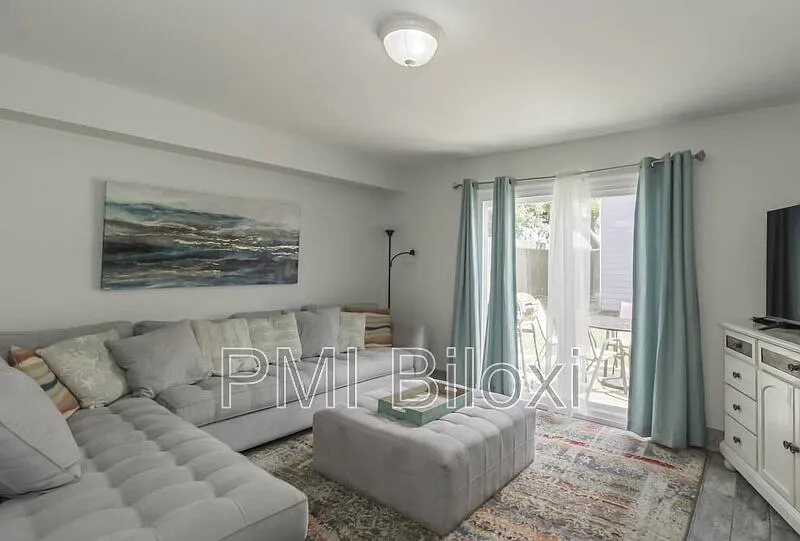 2 bed, 1.5 bath, 985 sqft, $1,550 — Photo 4