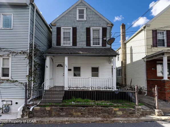 39 Lloyds Ln, Wilkes Barre, PA 18702