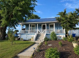 719 Maiden Ln, Mount Airy, NC 27030