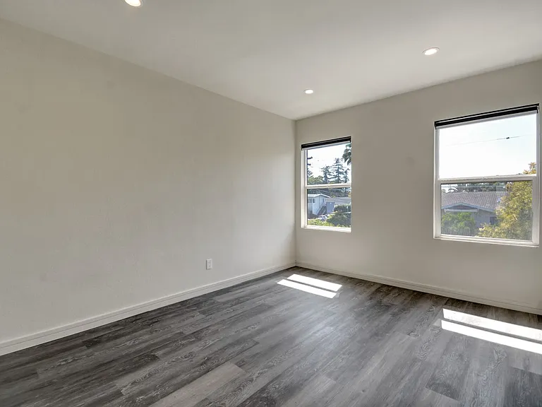531-539 Cedar Street — Photo 12