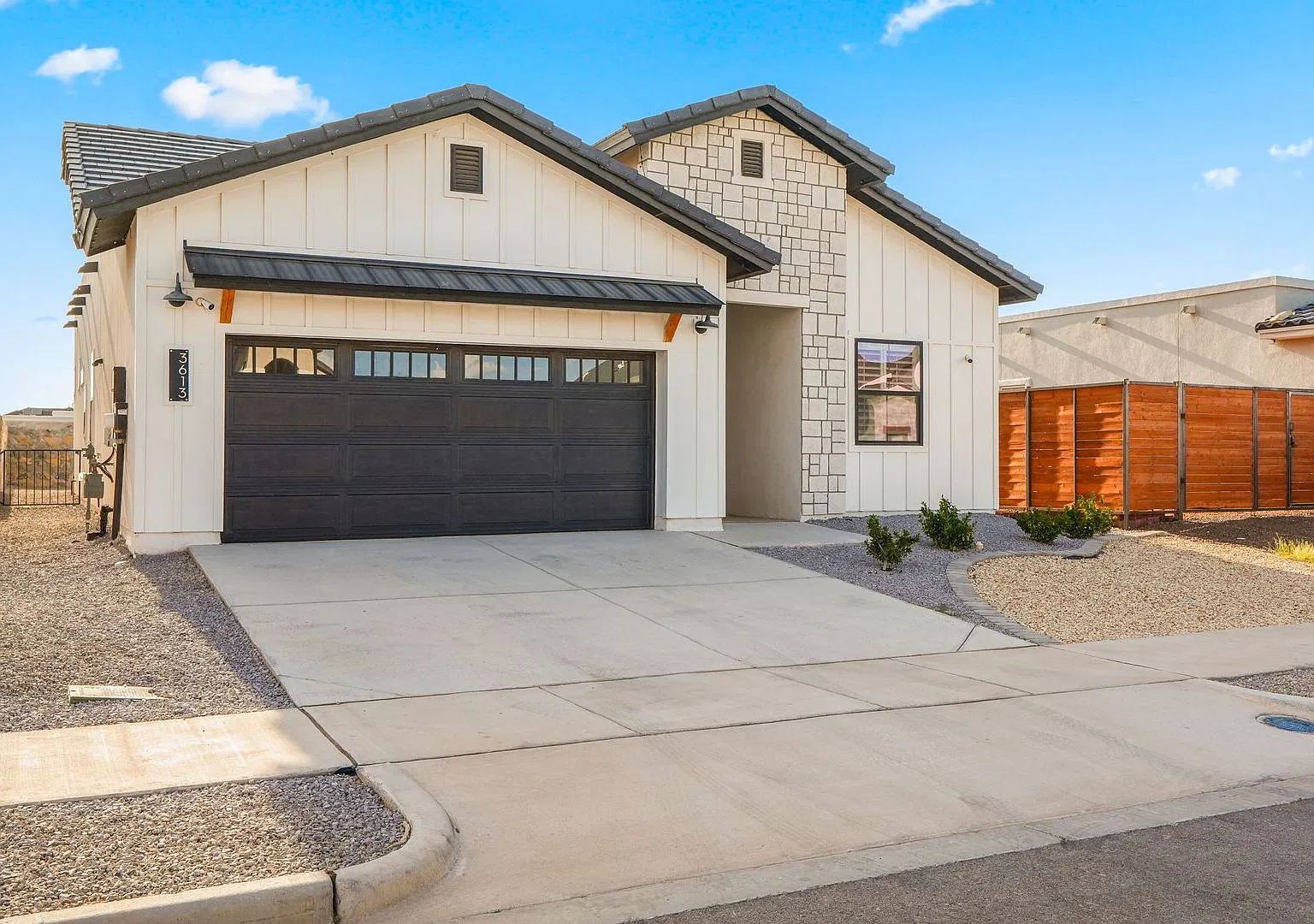 Beautifully finished, like-new home — Photo 4