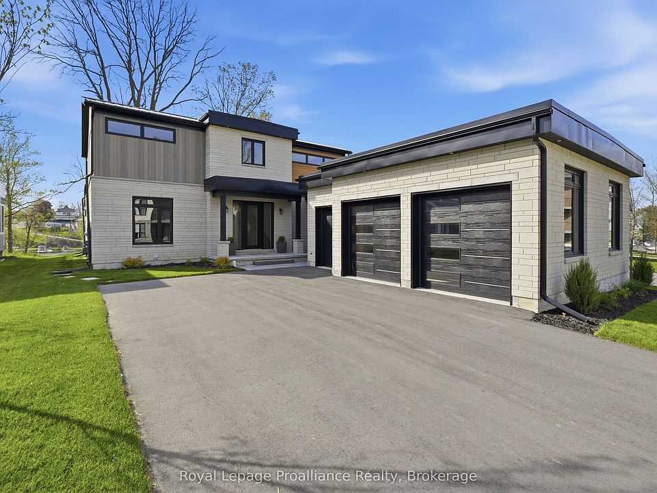 1st image of 107 Villeneuve Dr