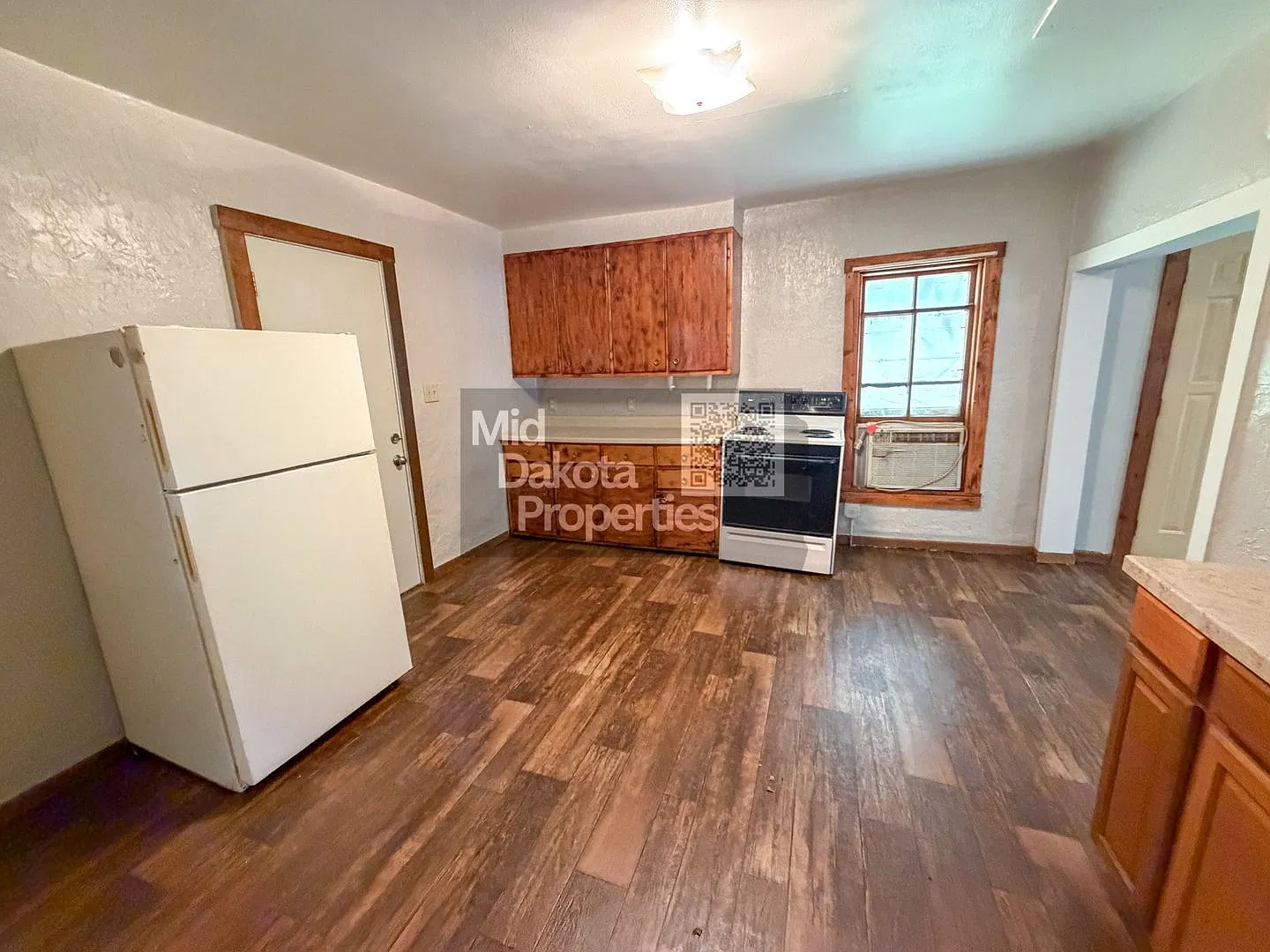 414 E 1st- 2 bedroom house — Photo 4