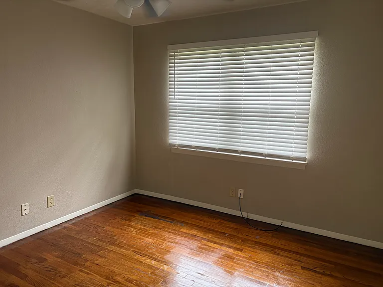 404 W Heron St — Photo 9