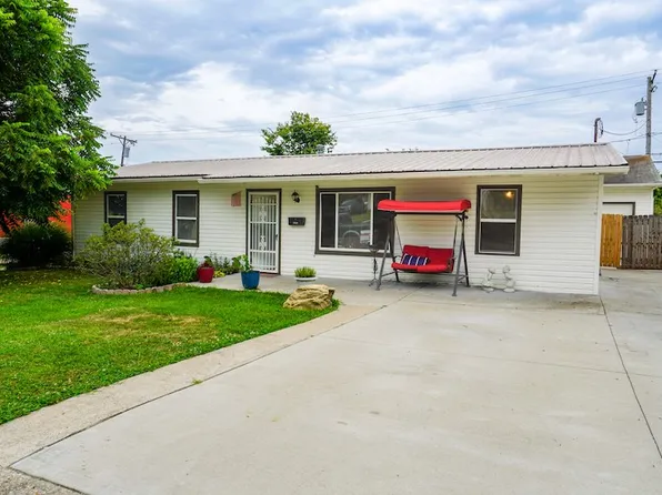 1649 Dale Ridge Rd, New Carlisle, OH 45344