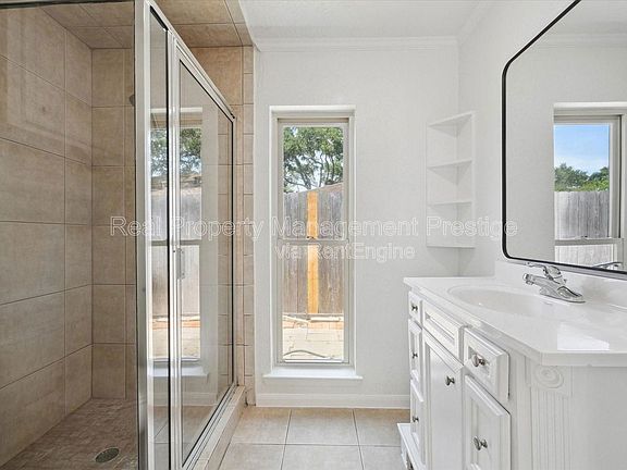4th image of 382 Dawn Hill Dr
