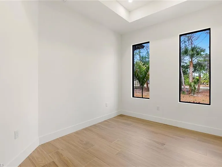 1514 47th Ave NE — Photo 37
