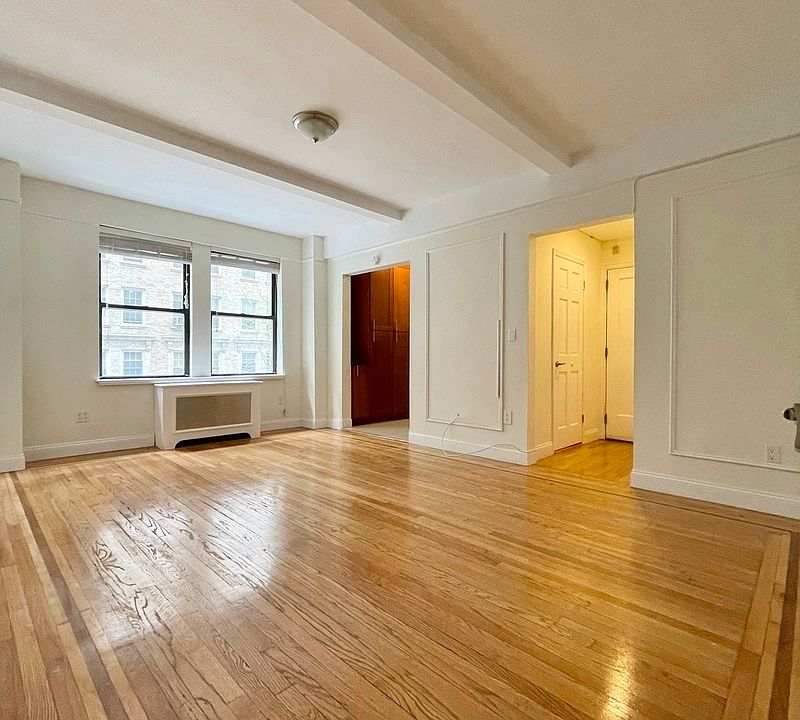 1st image of 700 W End Ave APT 3D