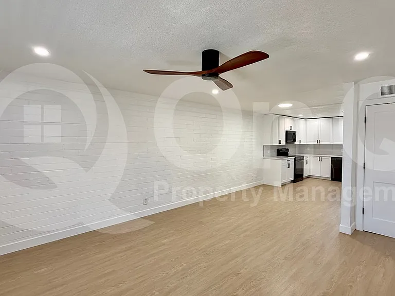 1840 W Thomas Rd #21 — Photo 5