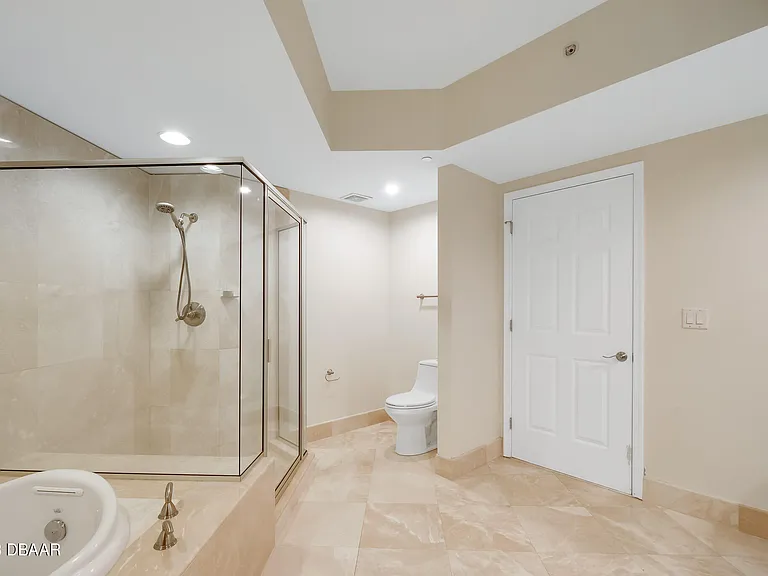 241 Riverside Dr #1710 — Photo 26