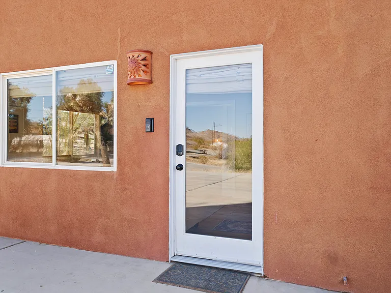 Desert Air Rd — Photo 40