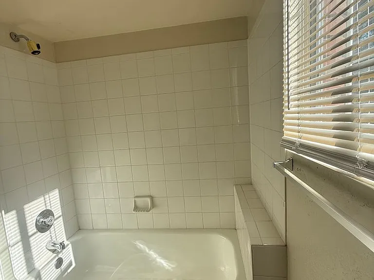 441 S Maple St #10 — Photo 17
