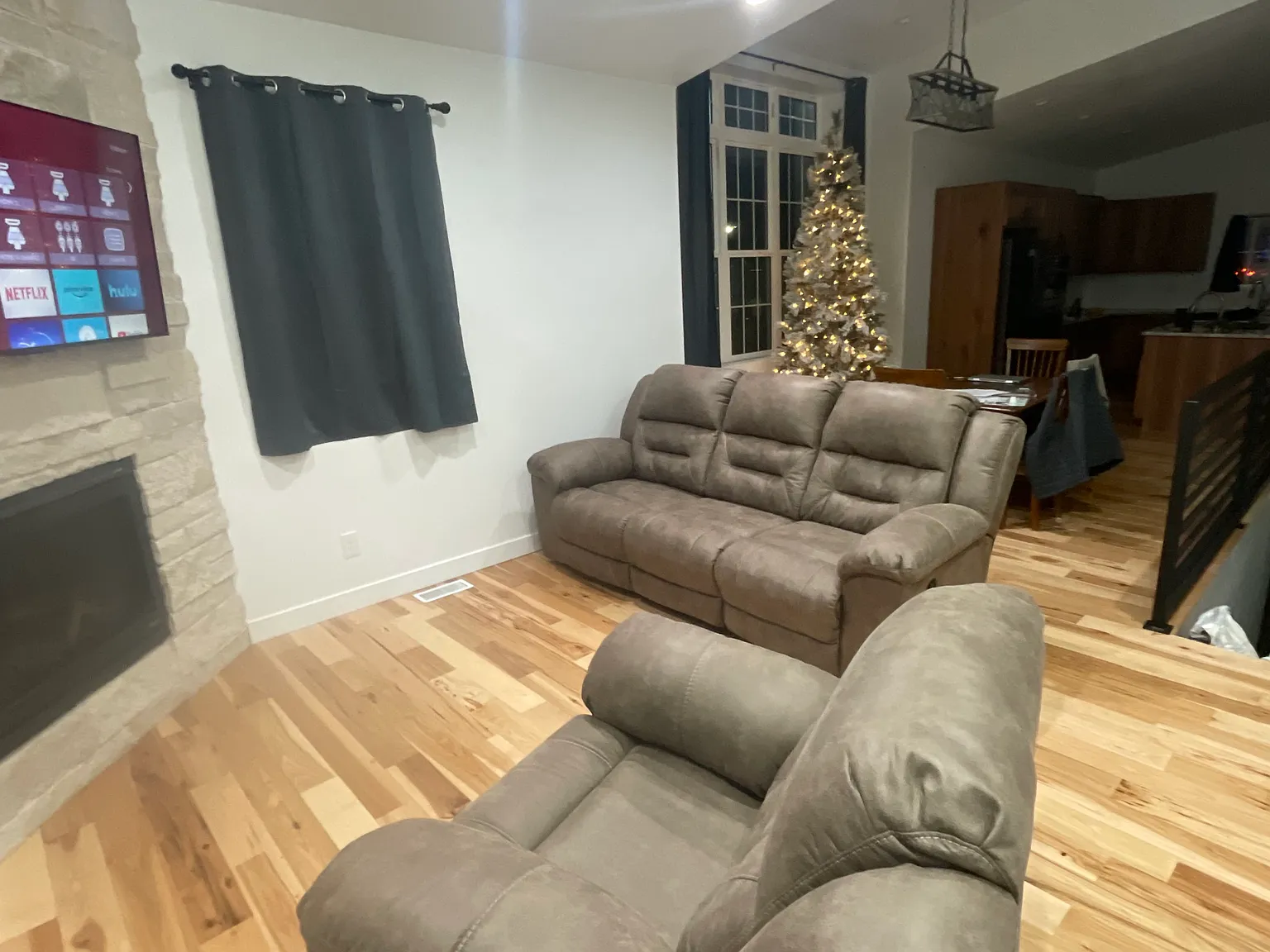 5 bed, 2600 sqft, $3,500 — Photo 1