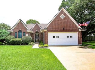 216 Lasso St, Angleton, TX 77515