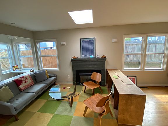 3rd image of 6742 Richmond Ave