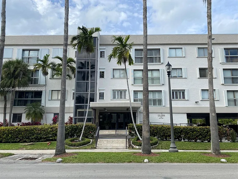 255 Galen Dr #2M — Photo 1