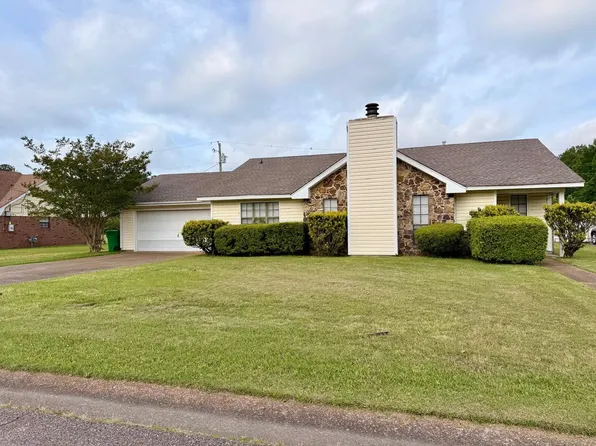 3305 5th St N, Columbus, MS 39705