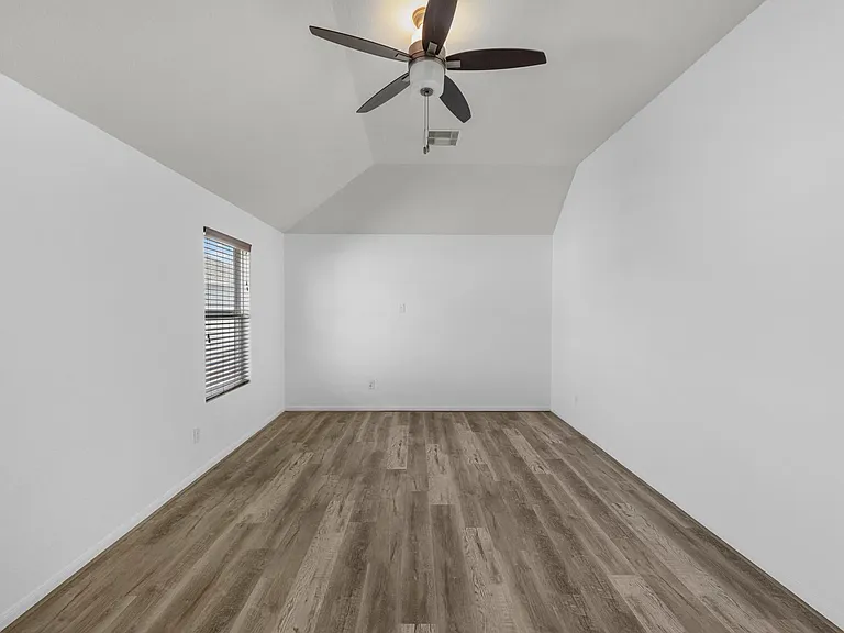 4810 Jarl Ct — Photo 17