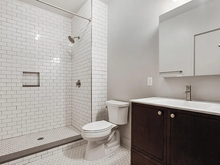 108 W Broughton St #3F — Photo 15