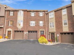 6 Hennig Dr, Pittsburgh, PA 15236