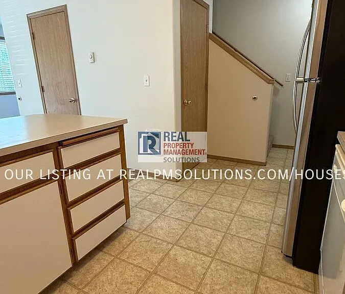 8514 N Syracuse St #1 — Photo 4