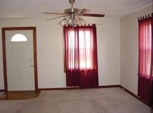 126 S Washington St, Olney, IL 62450