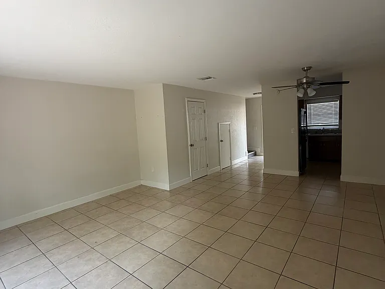 1025 S Ohio Ave #6 — Photo 3