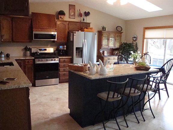 4th image of 9559 Henninger Dr