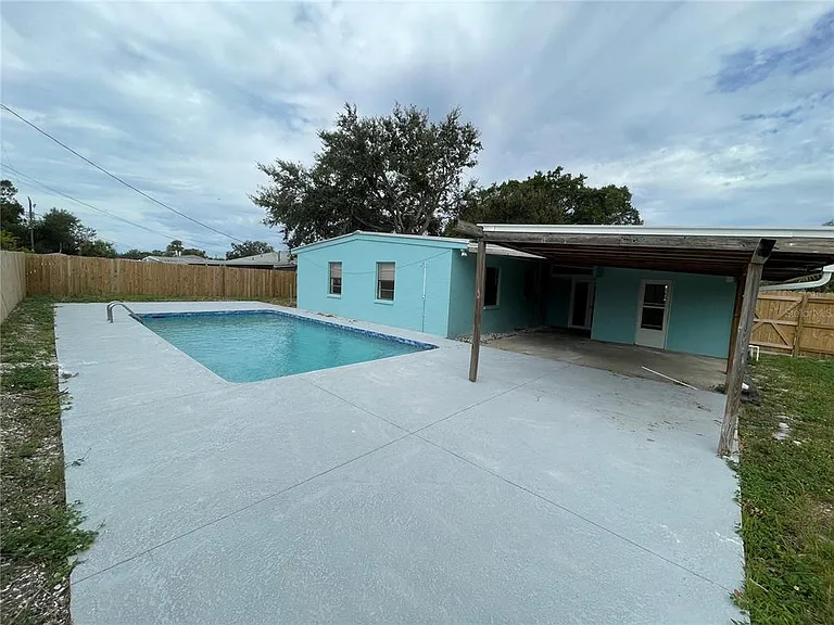 2001 Princeton Ave — Photo 2