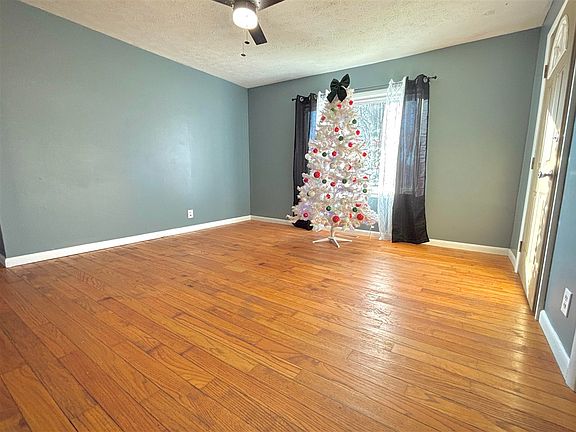 5th image of 140 Wonder St
