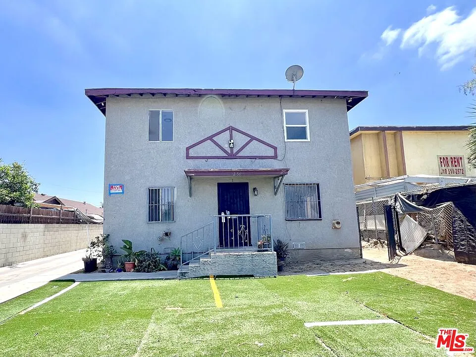 3 bed, 1.5 bath, 1150 sqft, $2,800 — Photo 1