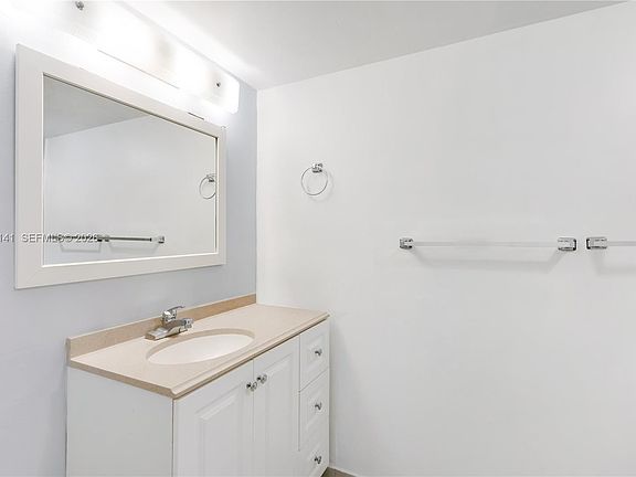 5th image of 9423 SW 76th St APT W21