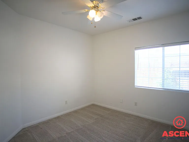 8407 Glenlakes Ct — Photo 11