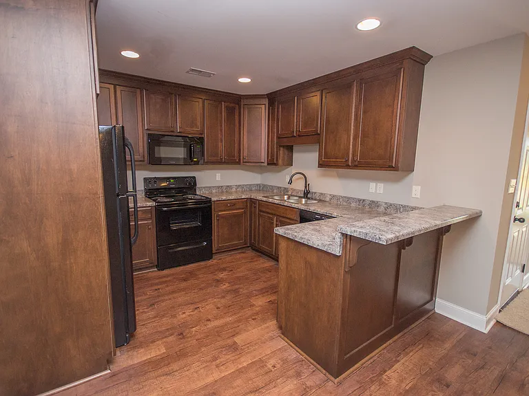 25267 Everblake Dr — Photo 7