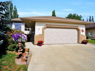 7 W Revie Close, Red Deer, AB T4P3N9