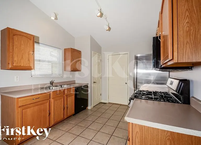 44 Spring Borough Ct — Photo 6