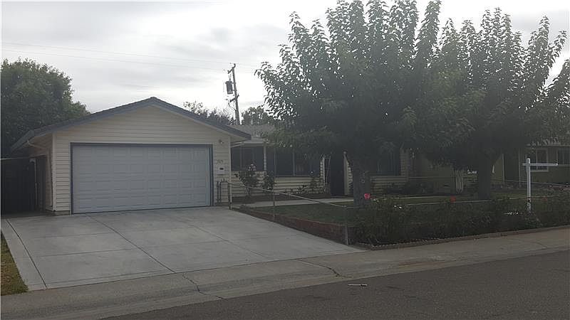 1st image of 705 Park Dr