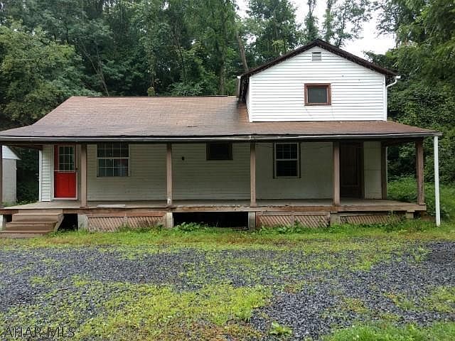 1st image of 285 Riverfront Dr