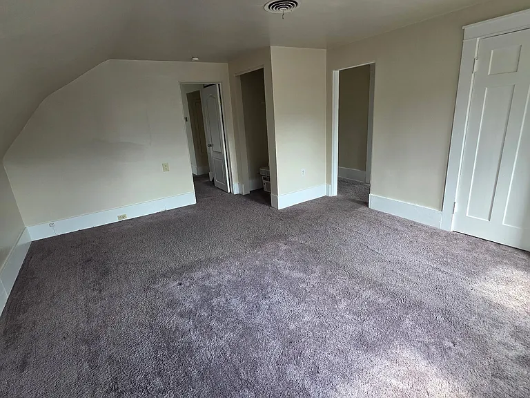 523 W 9th St #4 — Photo 9